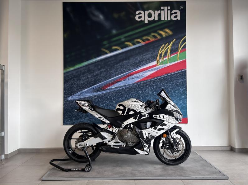 APRILIA RS 457 TECH 01 WI FINITION BRILLANT